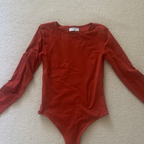 Babaton Contour Crew Longsleeve Bodysuit size S in "flambeau red" - Picture 2 of 4